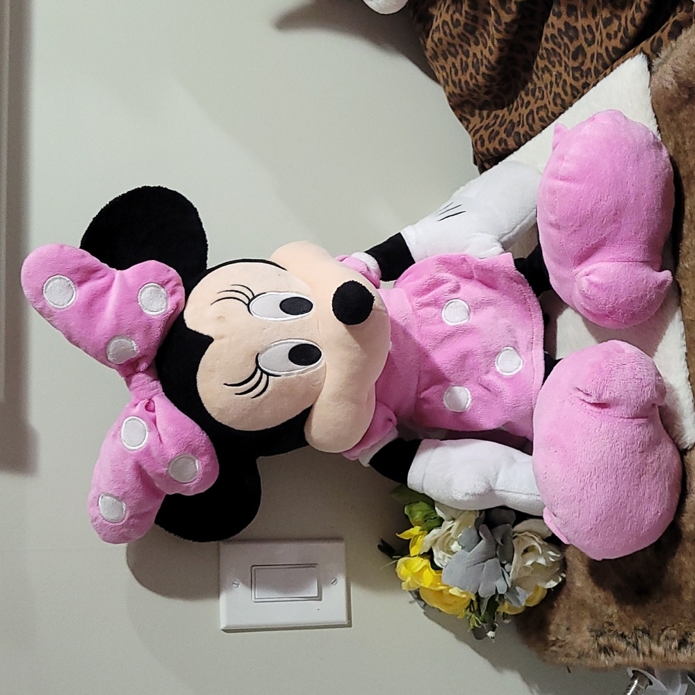 Disney Minnie Mouse plush large